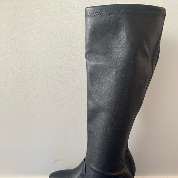 Stuart Weitzman Ricarda 60 knee high boot. Black napa leather. Size 35 EU (5 US) - Picture 3 of 6